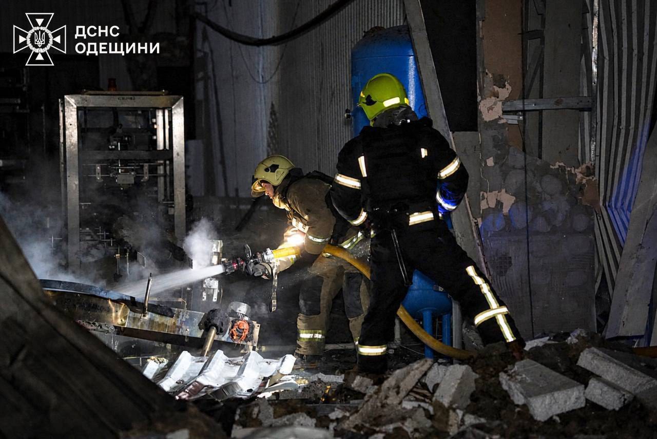 Двоє загиблих, ще п’ятеро постраждалих унаслідок нічної атаки на Чорноморськ