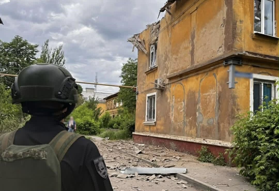 Двоє людей загинули, шестеро зазнали поранень через ворожі обстріли Донеччини