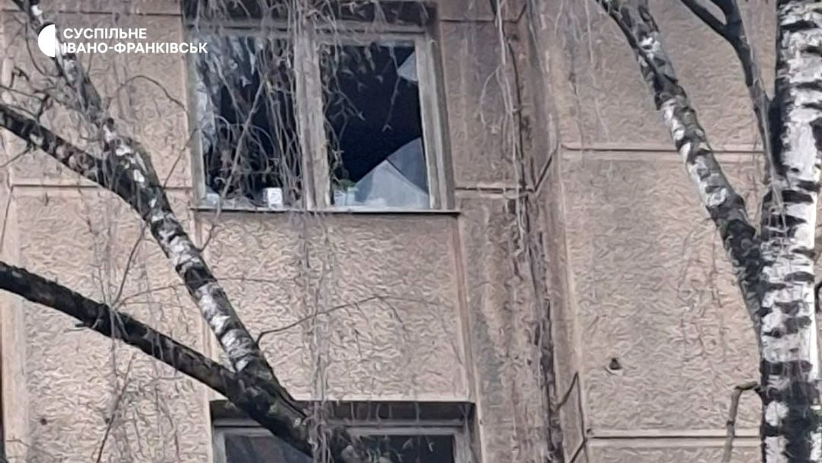 Двоє людей загинуло внаслідок атаки на Івано-Франківськ 24 березня