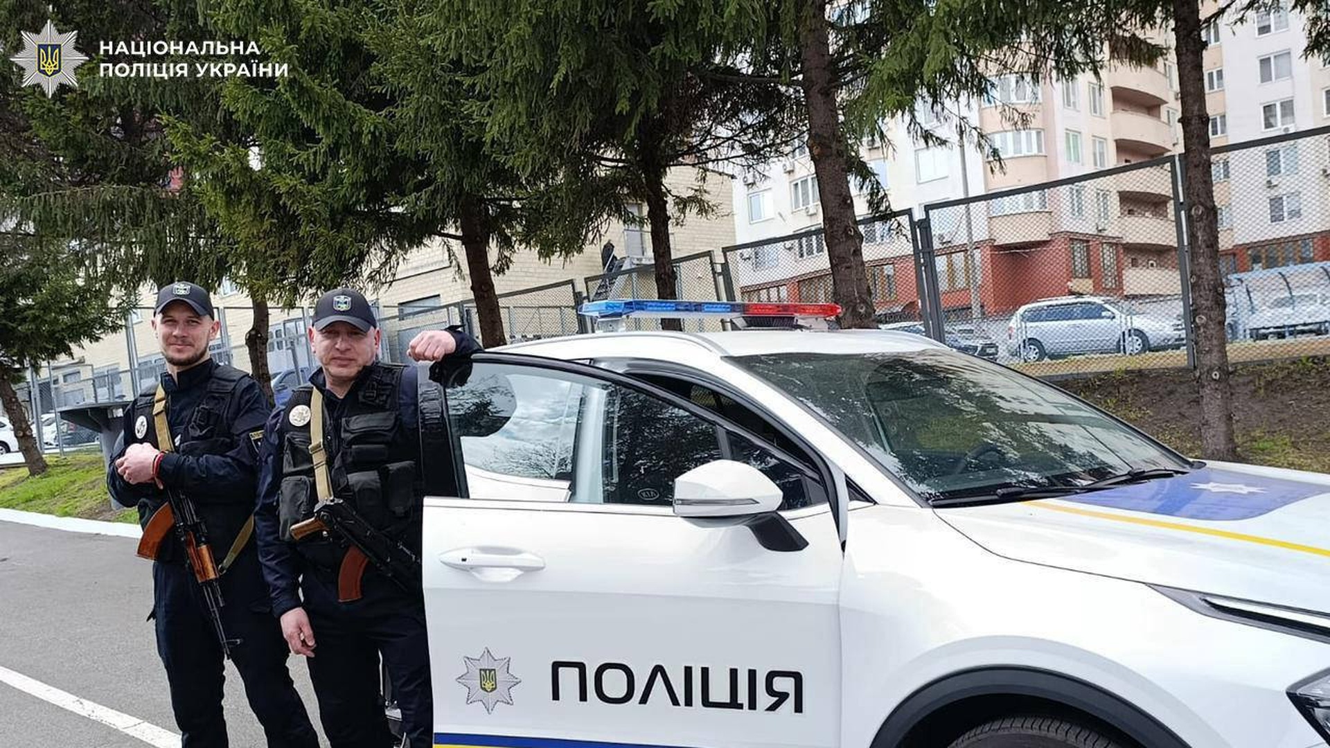 Двоє поліцейських після удару в Оболоні повернулися до служби