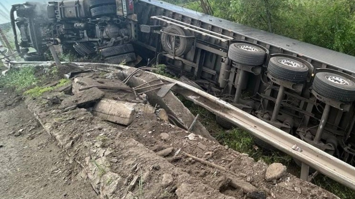 Двоє поліцейських шпиталізовані через атаку дронів на Кільцевій дорозі в …