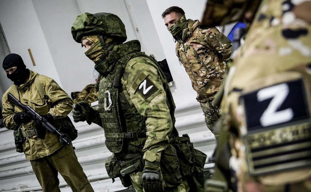 Двоє росіян отримали підозру за те, що закатували поліцейського під …