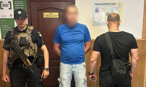 Двічі обікрав підприємство: слідчі Дніпропетровщини повідомили про підозру крадію