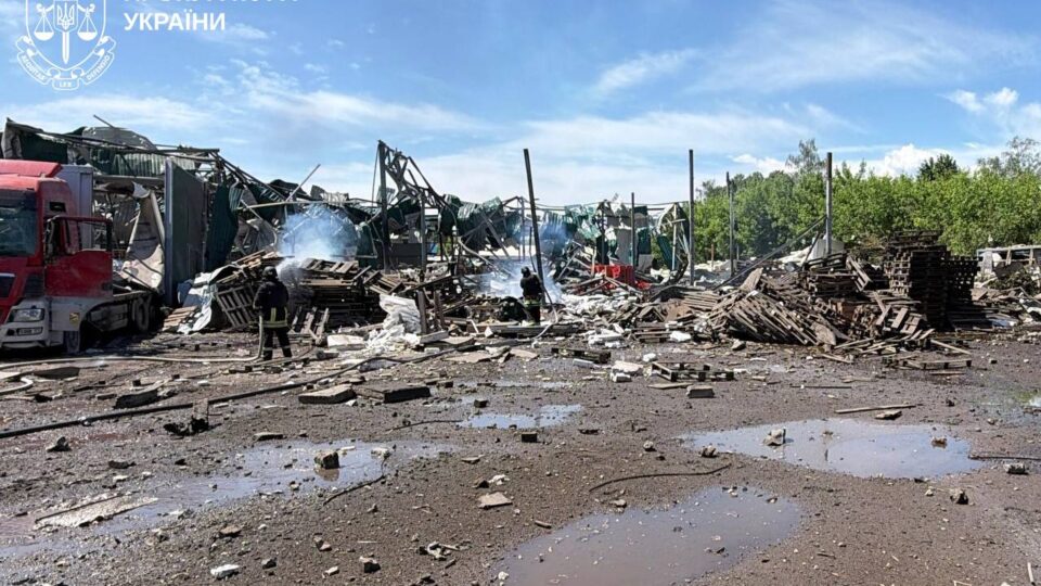 Дві людини загинули внаслідок ракетного удару росіян по Дергачах