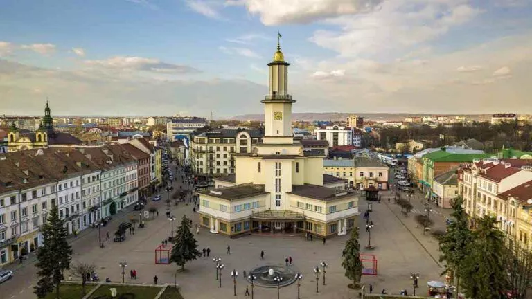 День Івано-Франківська: що варто побачити в місті, яке святкує 364-річчя