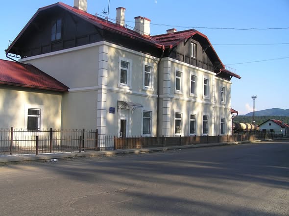 Депутати Надвірної просять «Укрзалізницю» про додаткові зупинки поїздів