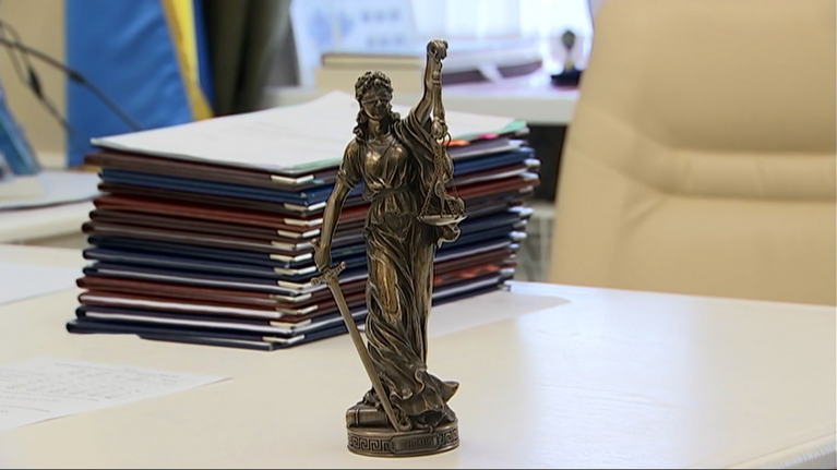 Де у судовій системі найбільший кадровий дефіцит та високі зарплати …