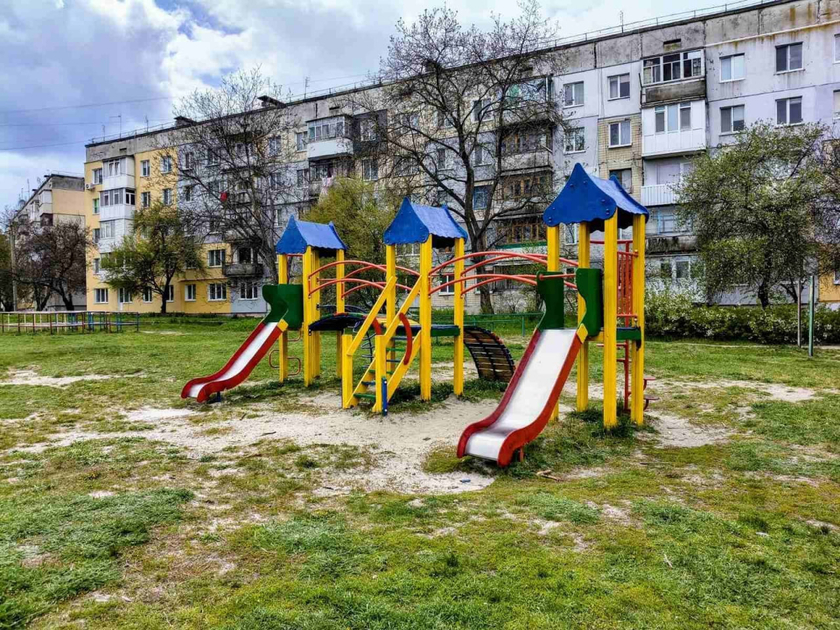 Дитмайданчик на селищі Новому в Кропивницькому оновили (фото)
