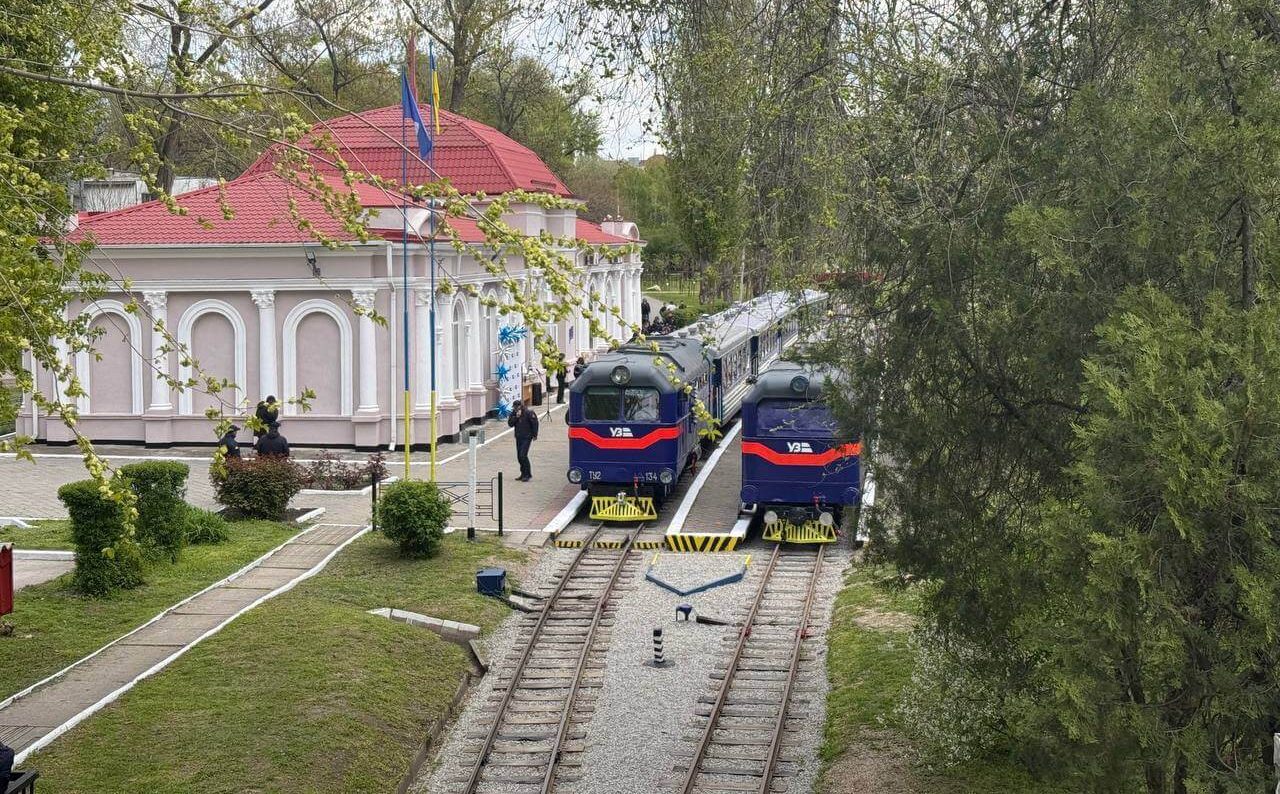 Дитяча залізниця у Дніпрі розпочала сезон: розклад руху