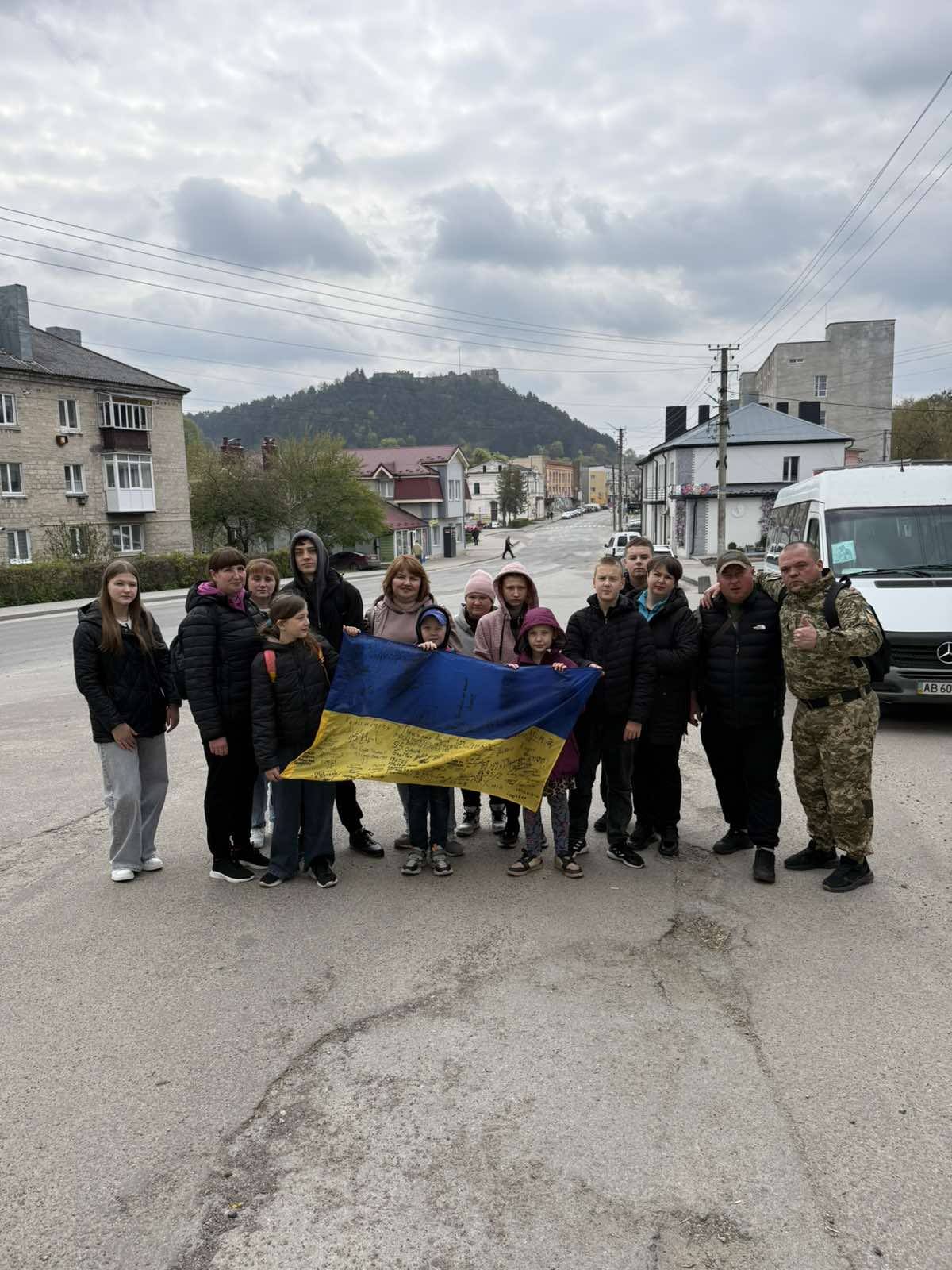 Для ветеранів Хмільницької громади організували мандрівку місцями української історії та …