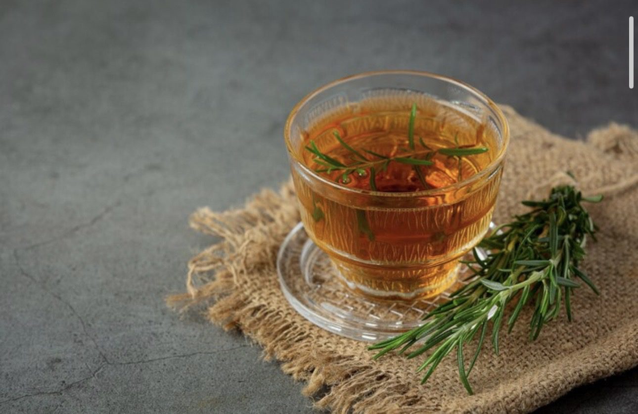 Експерти назвали рецепт дієвого відвару після переїдання