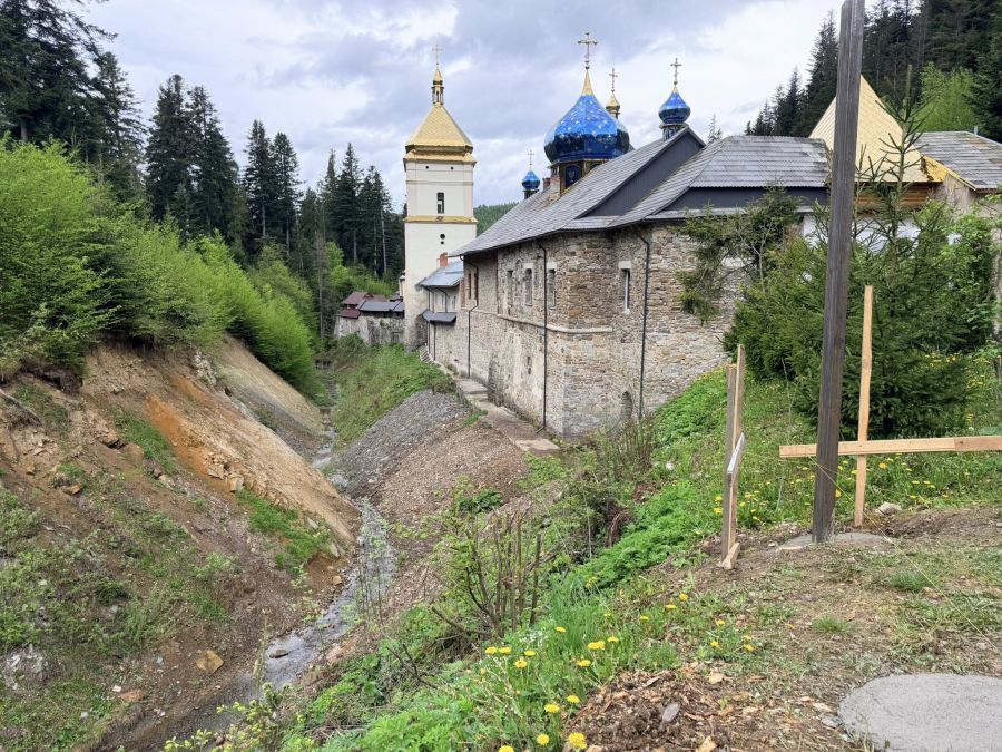 Для укріплення берега біля Манявського монастиря виділено 12 мільйонів гривень