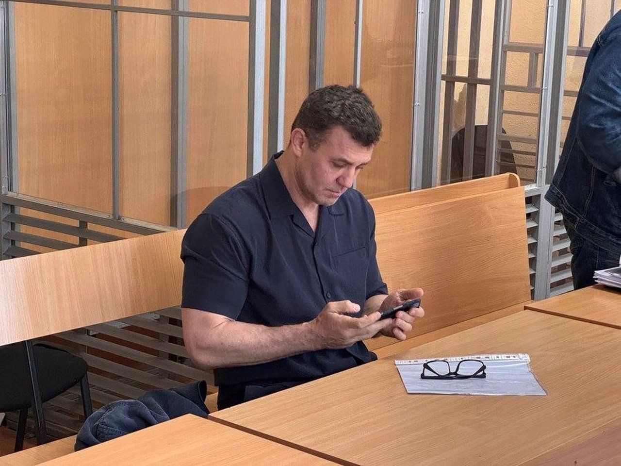 Дніпровський суд подовжив запобіжний захід Тищенку та Писаренку
