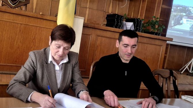Добропілля і Новоселиця підписали меморандум про партнерство заради спільної стійкості