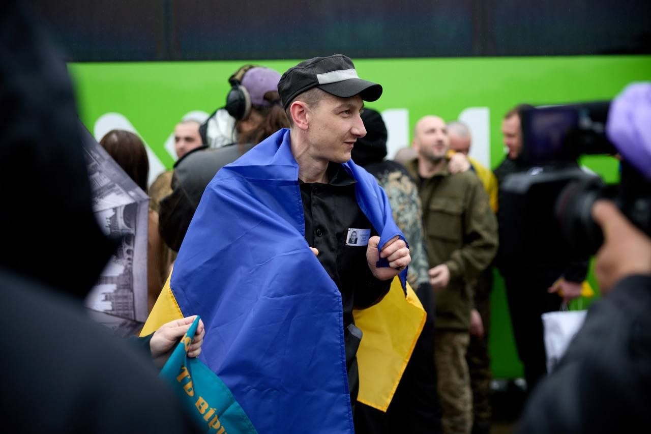 Додому повернулися 9 захисників із Дніпропетровщини: результати великого обміну полоненими