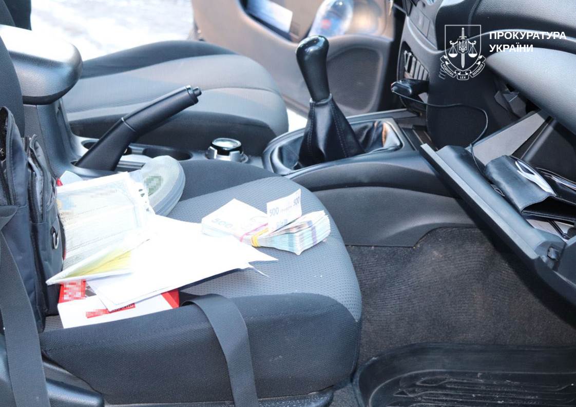 Дозволив нищити ліс у ландшафтному парку за 150 тис. грн: …