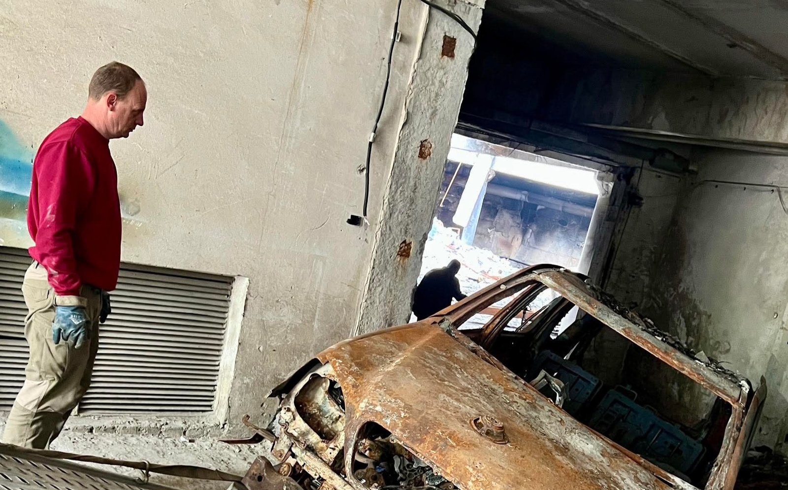 Допомагав рятувати експонати: у Дніпрі під час обстрілу постраждав водій …