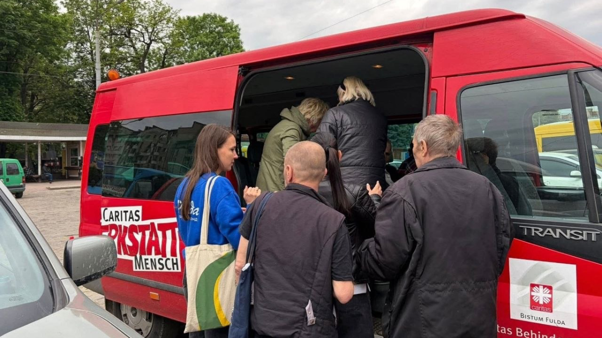 До Прикарпаття перевезли 19 мешканців Донецької та Дніпровської областей
