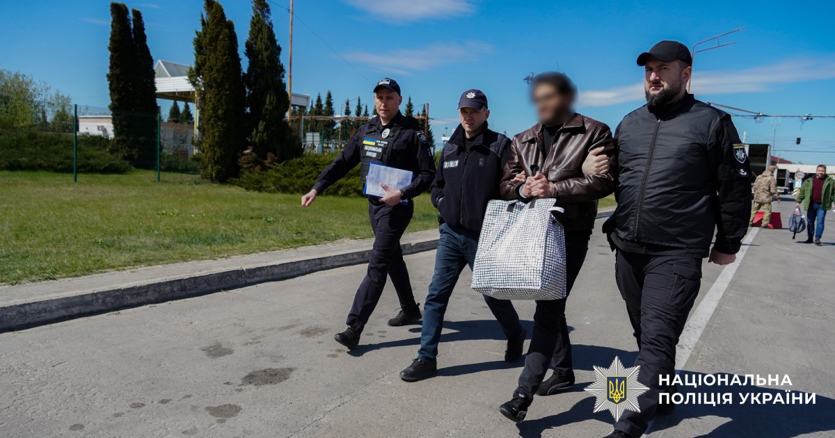 До України екстрадували організатора афери з «авто для ЗСУ»