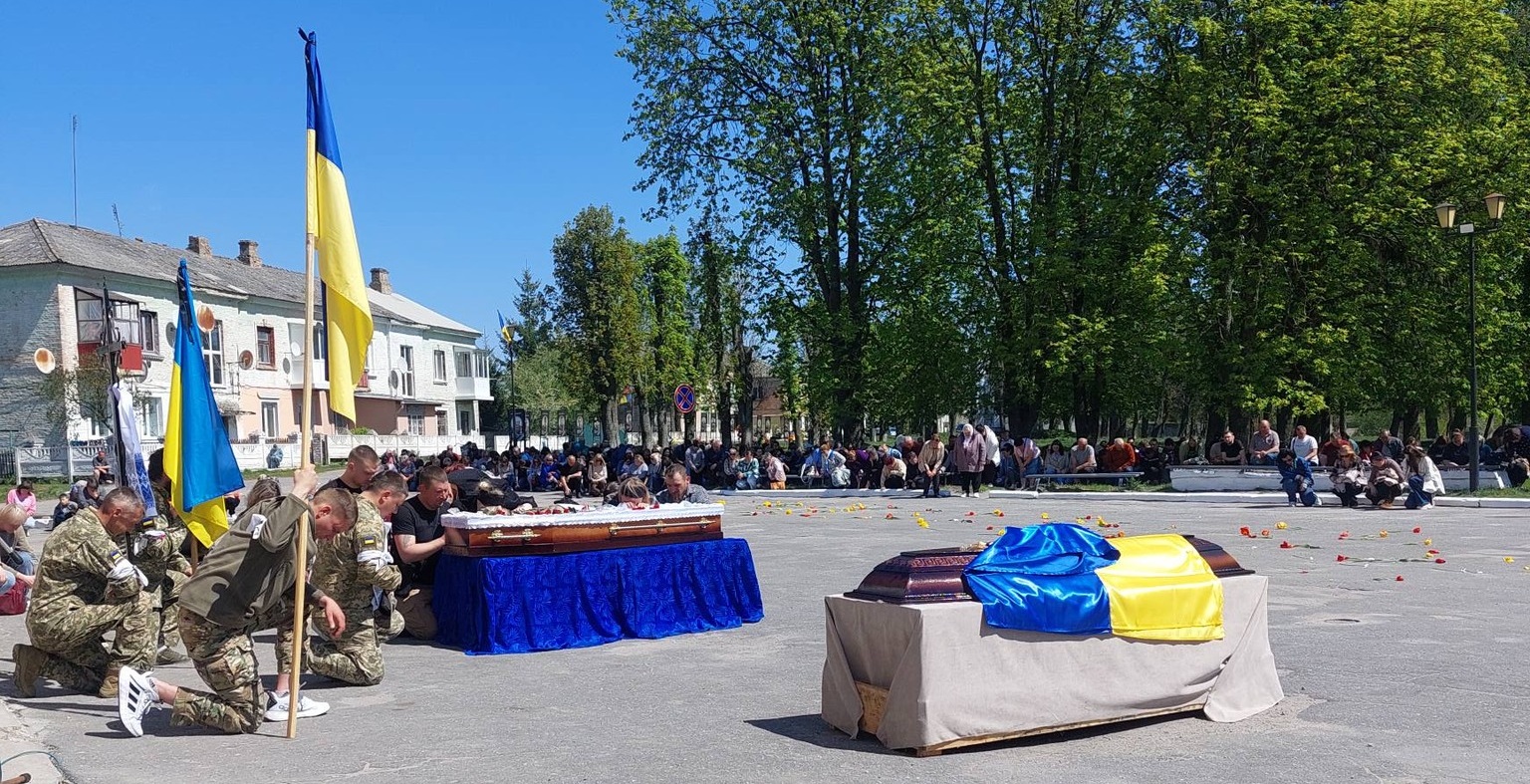 «Дракон», який рятував побратимів: Глухівці попрощалися з воїном