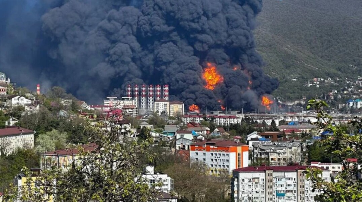 Дрони знову атакували об'єкти в російському Туапсе, спалахнула нафтобаза