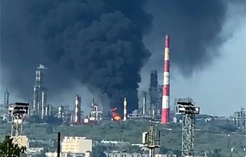 Дроны ударили по Сызранскому НПЗ в Самарской области России