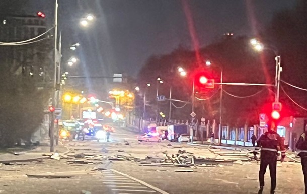 Дрон врізався в багатоповерхівку в Москві