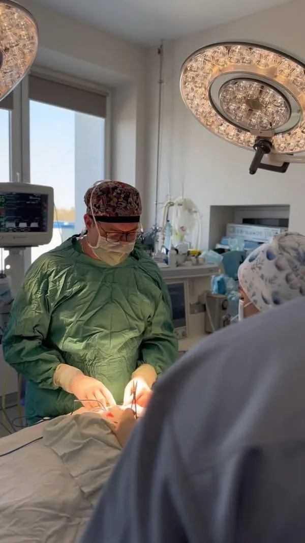 Дівчинку з Луцька успішно оперували від пухлини нирок