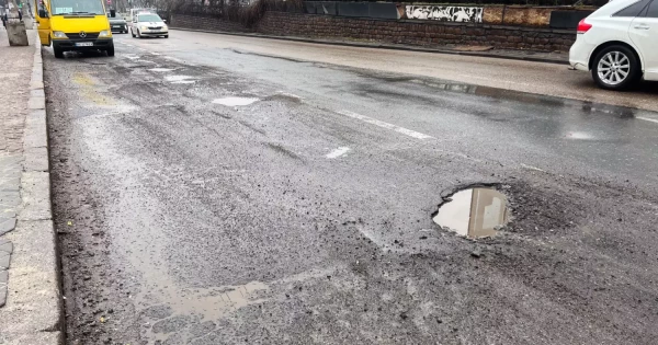 «ЕЛУ Автодоріг» у Миколаєві виконали понад 8,5 тисяч м² ямкового …