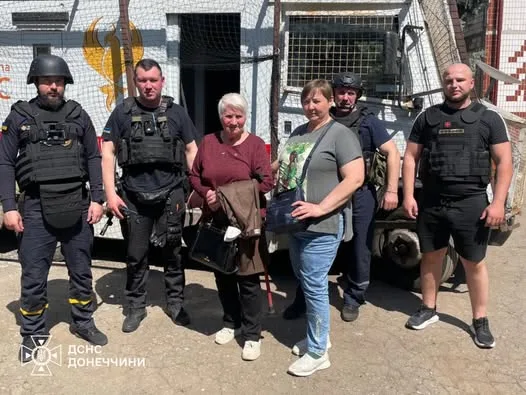 Евакуація 28 осіб з Донеччини рятувальною групою «Фенікс»