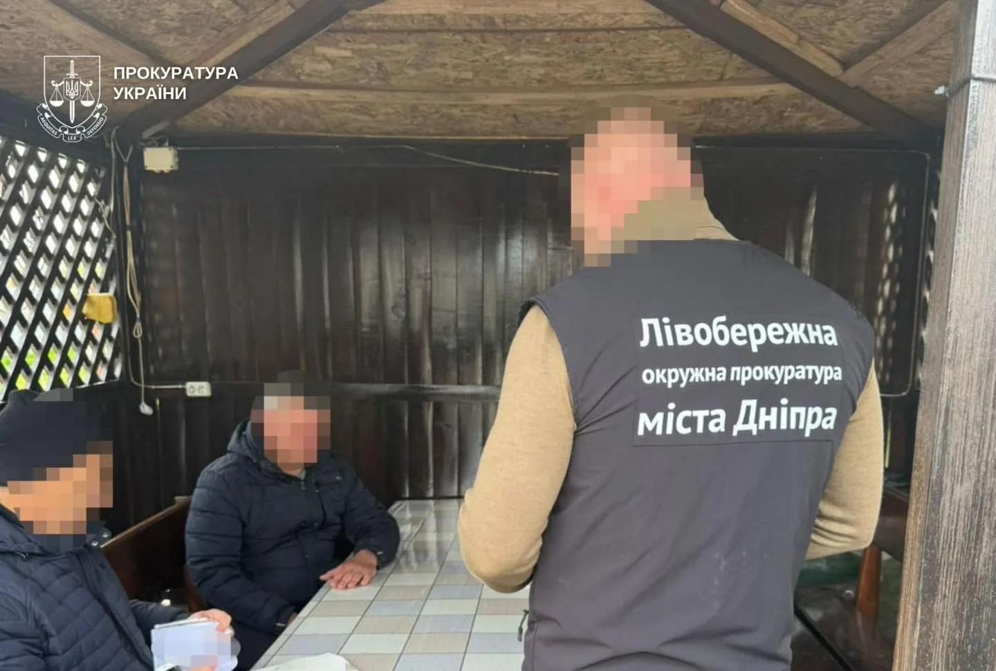 Ексголову громади на Дніпропетровщині підозрюють у закупівлі непридатних укриттів на …