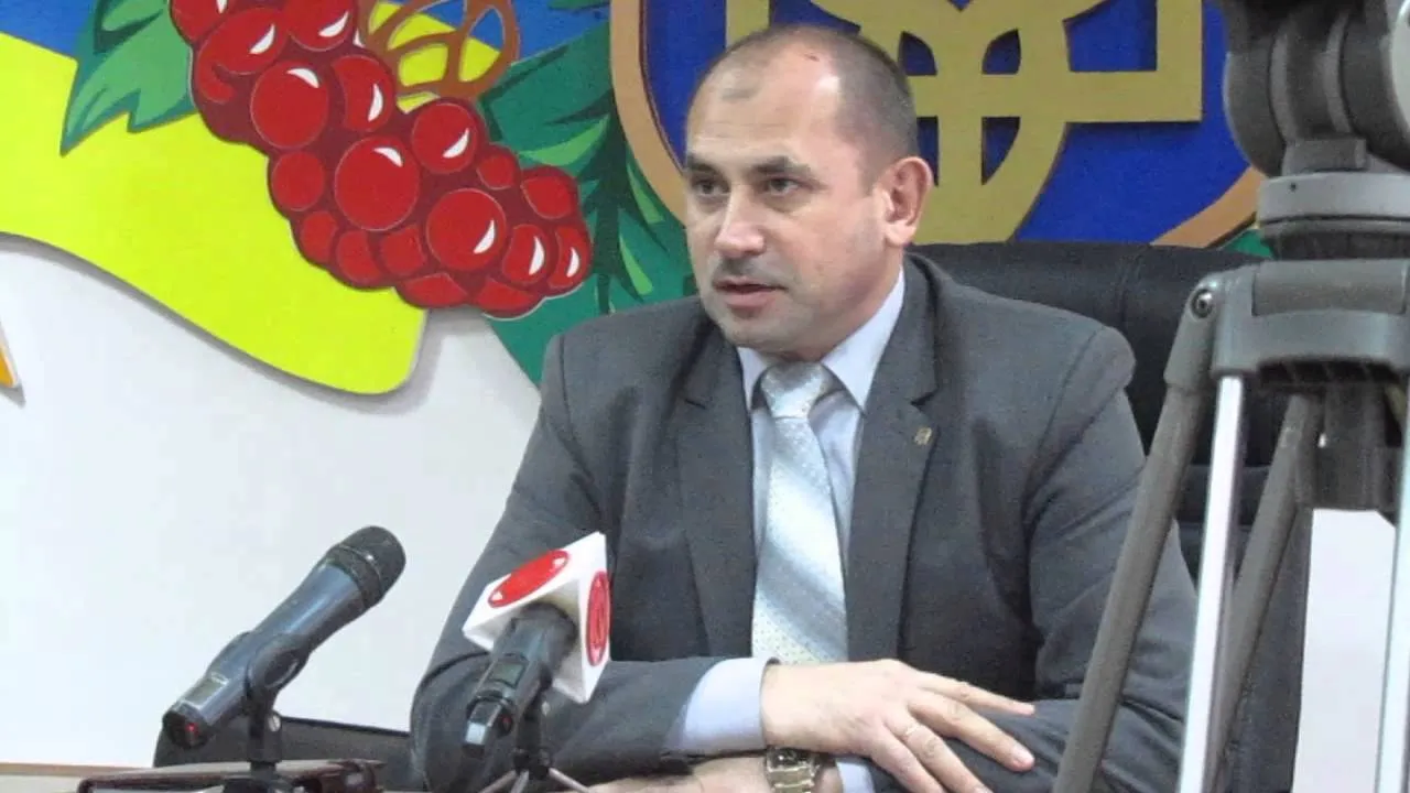 Ексначальник поліції Хмельниччини Птащук задекларував елітне авто та гектари землі