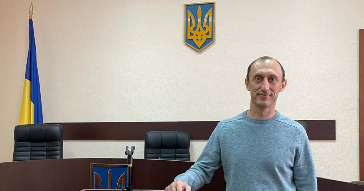 Ексрозвіднику Червінському, якого судять за обстріл військового аеродрому, дозволили повернутися …