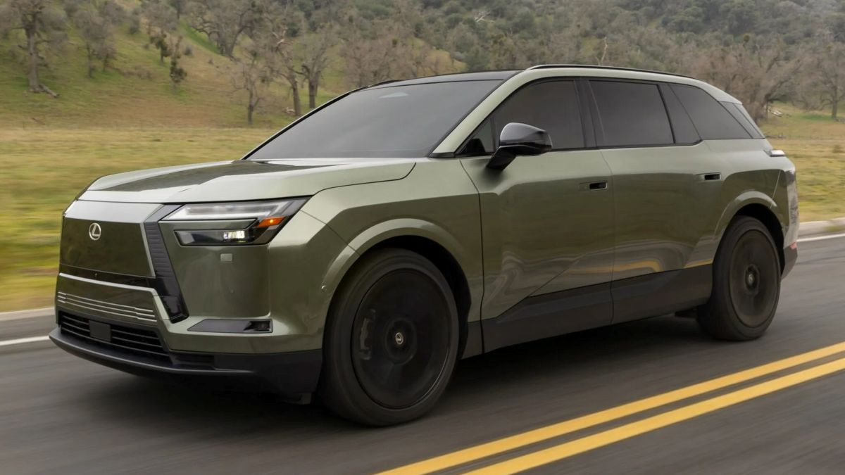 Електричний кросовер Lexus TZ з трьома рядами крісел показали офіційно
