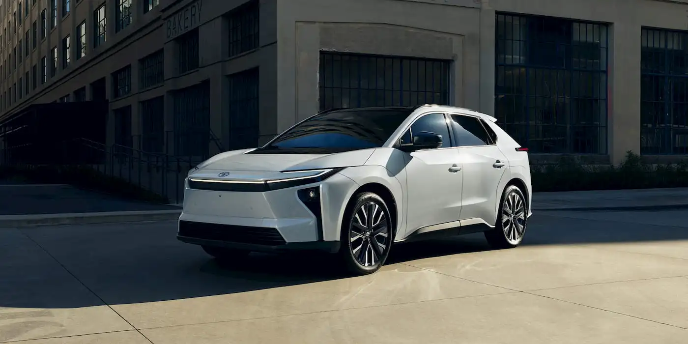 Електрокросовер Toyota bZ може проїжджати без підзарядки більше, ніж обіцяє …