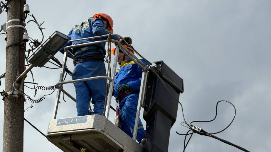 Запорізькі енергетики потрапили під обстріл у прифронтовій громаді