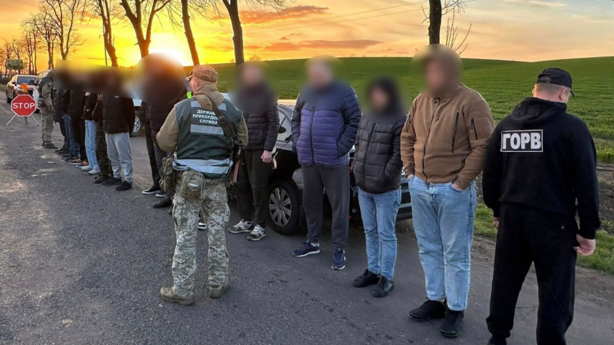 Житель Запорізької області намагався втекти за кордон у «кортежі» ухилянтів