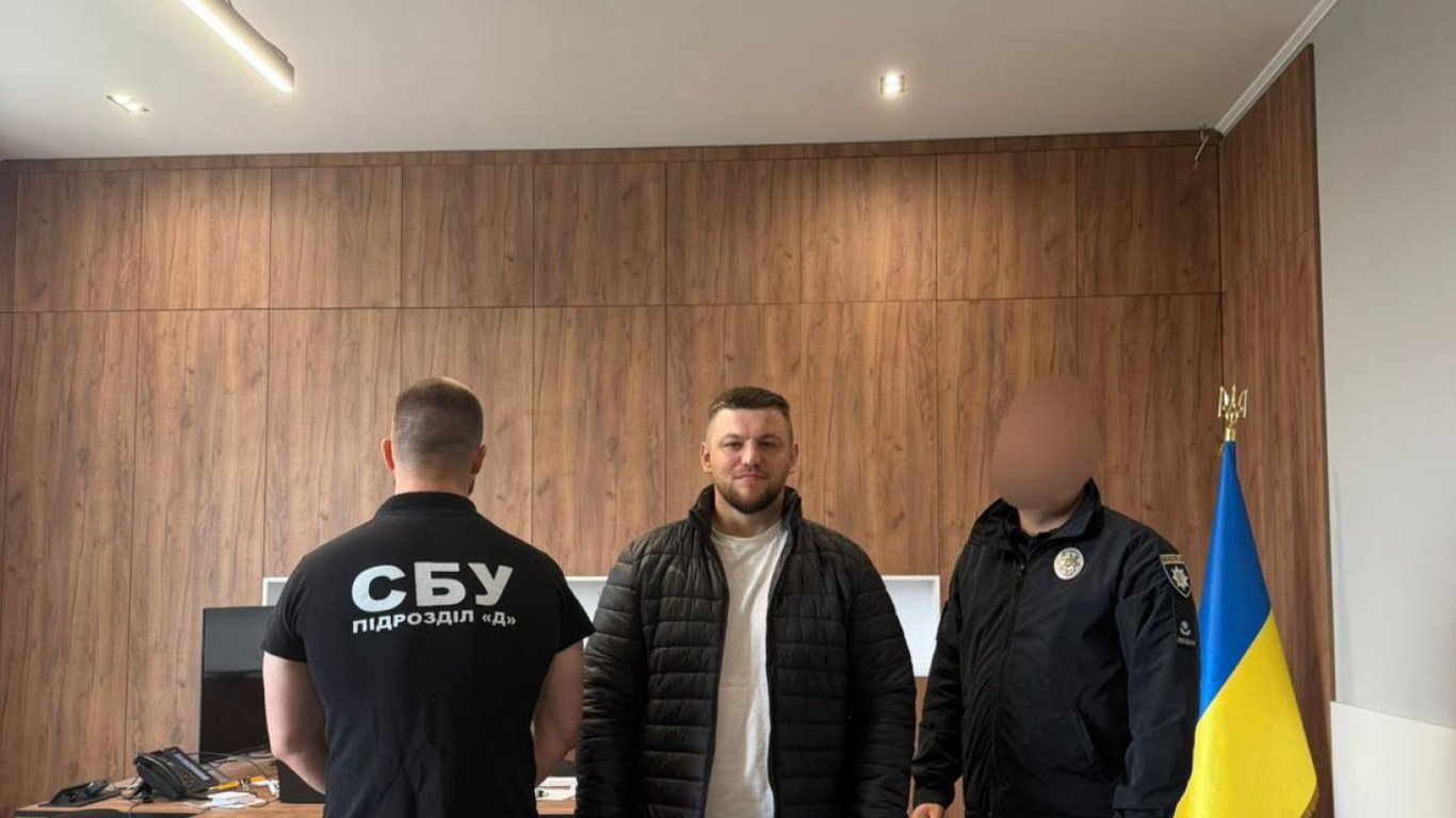 Журналіст Глагола заявив про масштабні обшуки в Ужгородському ТЦК