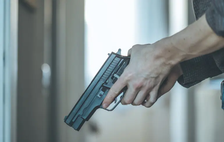ЗМІ пишуть про стрілянину у міськраді у Кіровоградській області: є …