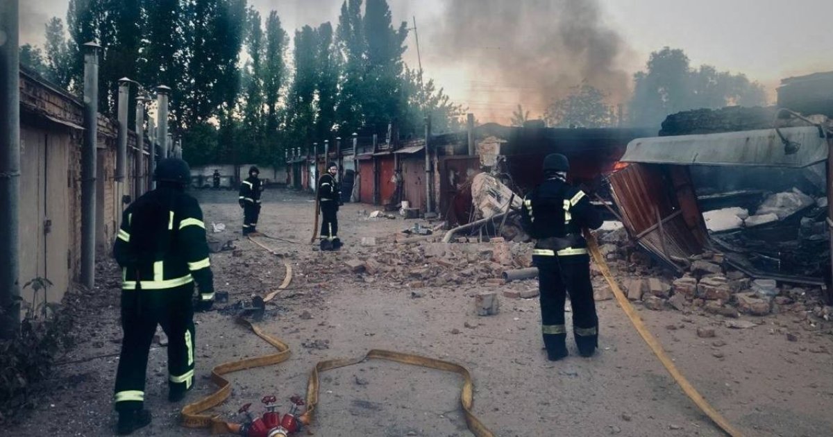ЗМІ показали наслідки удару Росії "Орєшніком" по Білій Церкві — …