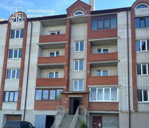 Забудовник звів багатоповерхівку на території Збаразької громади, але не заплатив …