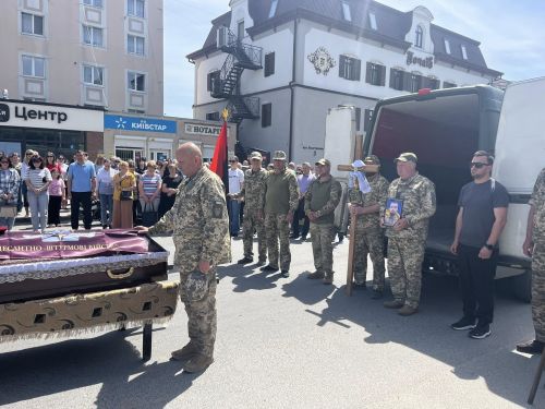 Загиблого воїна Козака Дмитра зустріла Почаївська громада (фото)