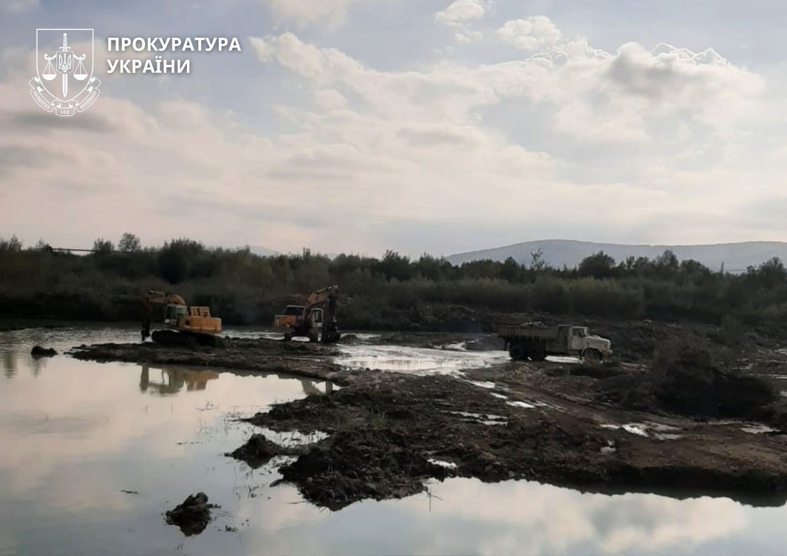 Загроза для гірської річки: на Прикарпатті вимагають зупинити діяльність підприємства …