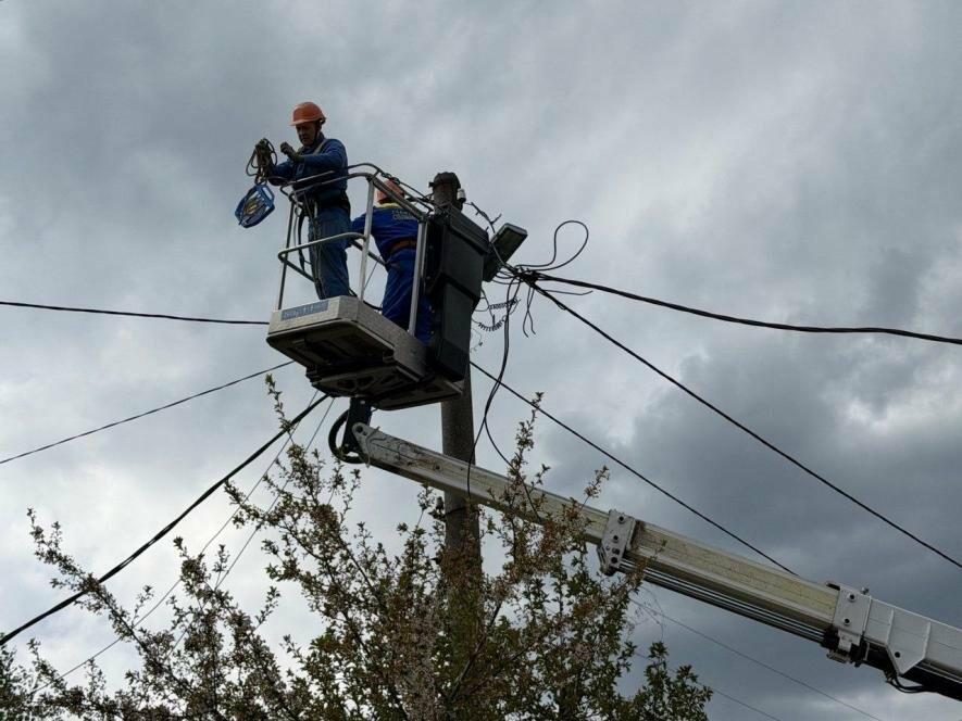 «Задачі лише ускладнюються»: бригади Запоріжжяобленерго про ліквідацію наслідків ворожих ударів
