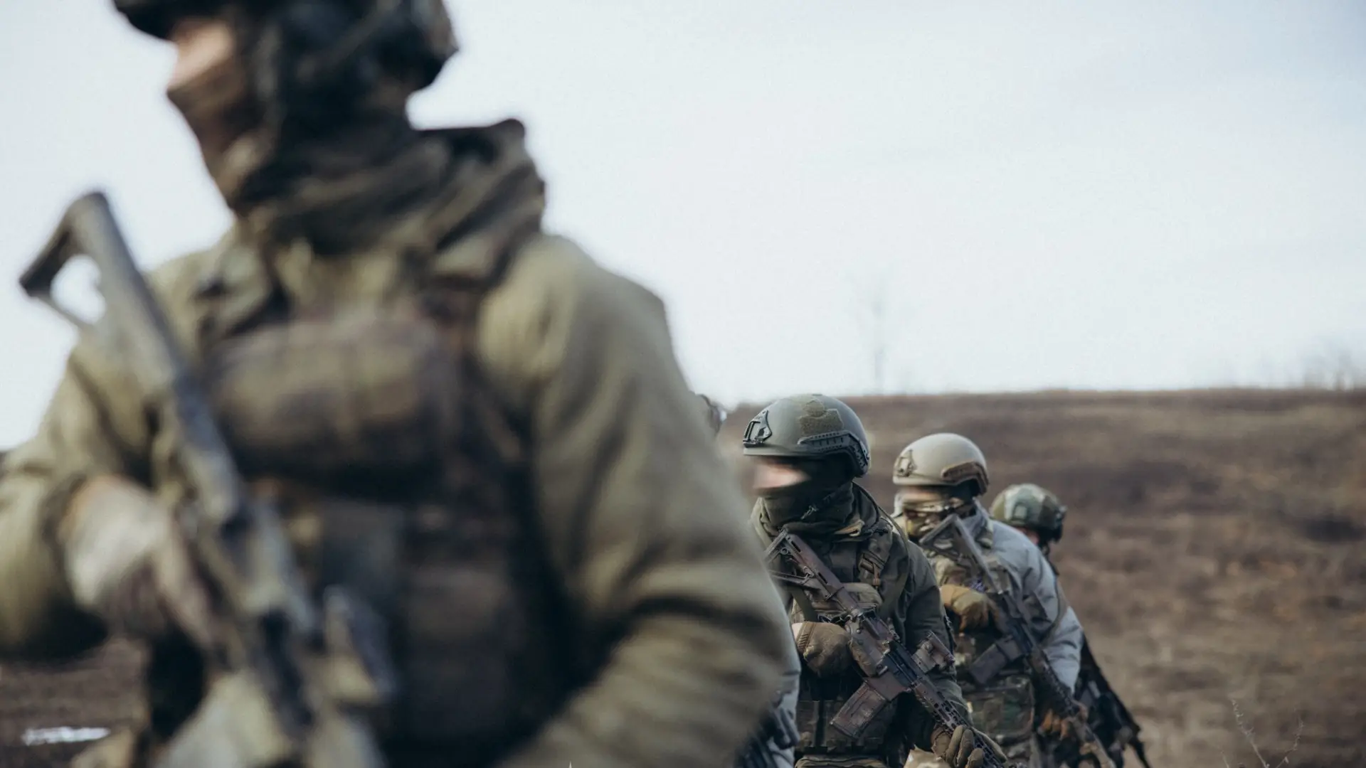 Зайшли влітку — виходили взимку. Волинські прикордонники пробули на позиції …