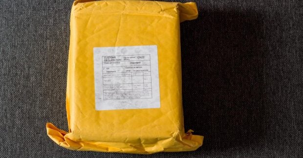 Закон про оподаткування посилок можуть не прийняти: міністр фінансів попередив …