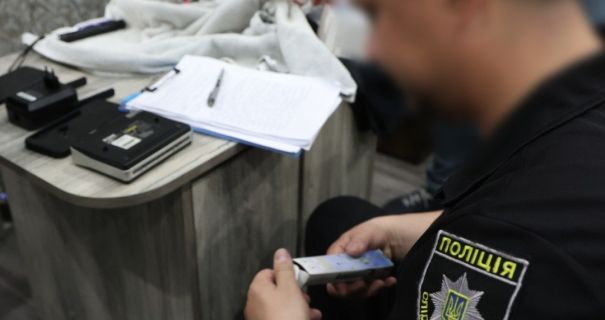 Залишили "автограф" на місці злочину: на Харківщині затримали рецидивістів за …