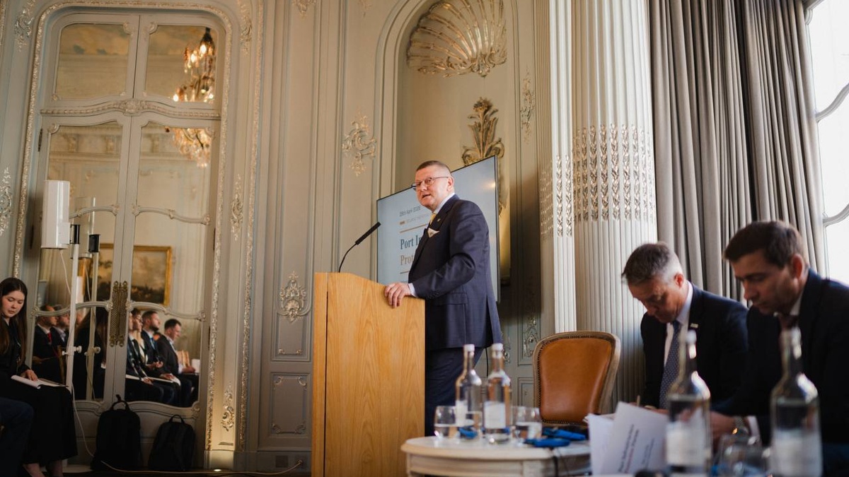 Залужний: Вже не потрібно перемагати противника у "класичній" війні, достатньо …