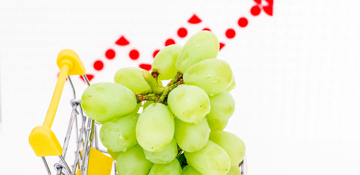 Заморозки вдарять по цінах: які українські фрукти і ягоди замінить …