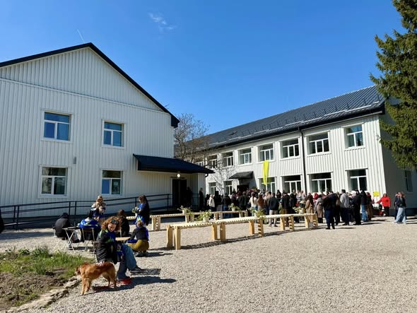 Занедбаний дитсадок у Калуші став сучасним домом для 150 переселенців